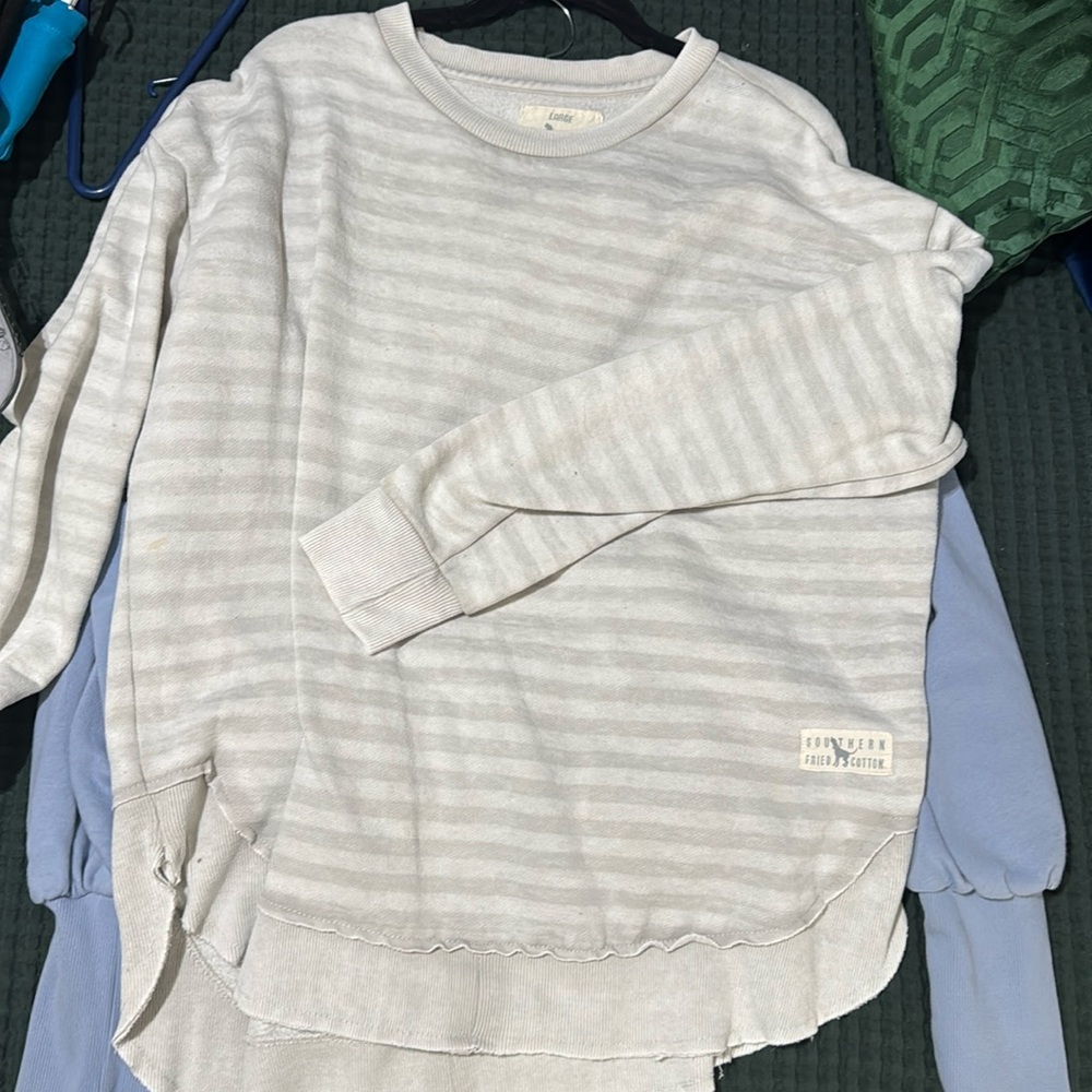 Sweatshirt